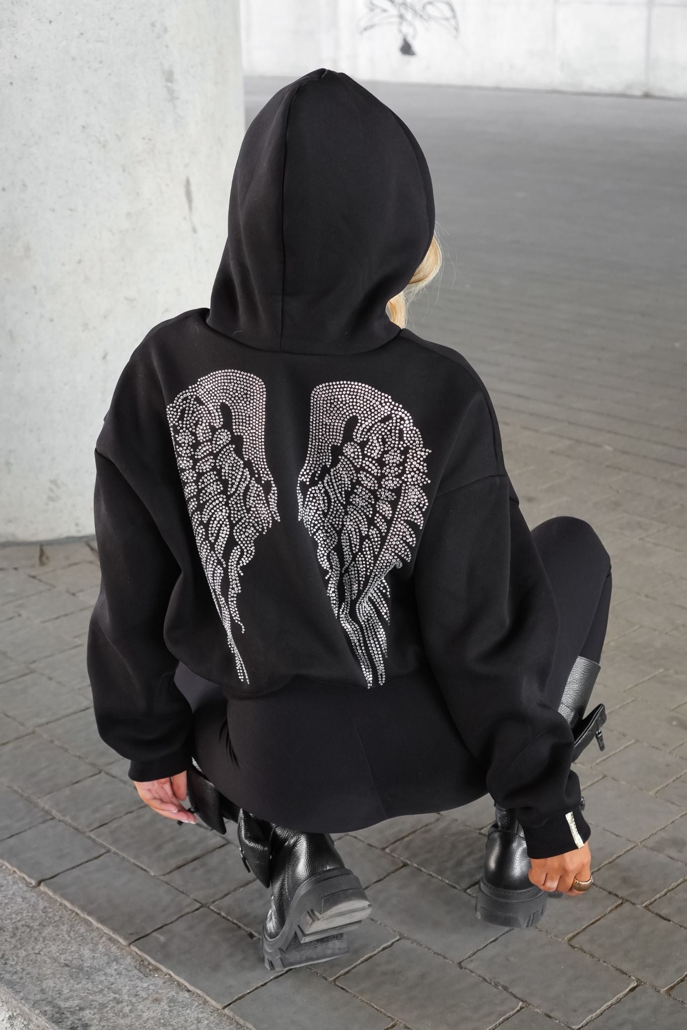 🪽LA MONNE bluza kangurka SKRZYDŁA czarna