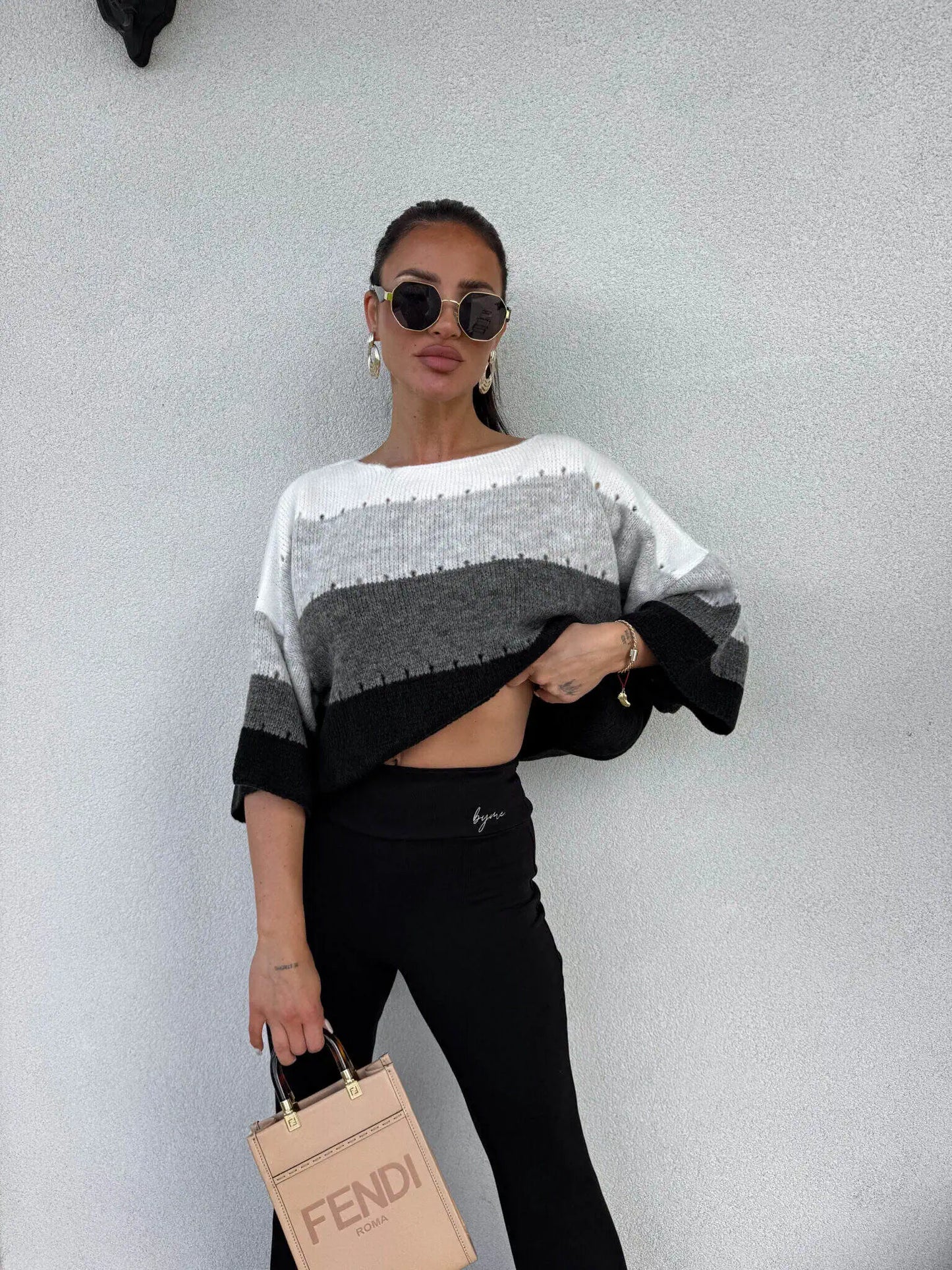 BY ME Sweter SOFT pasy – szaro - czarny