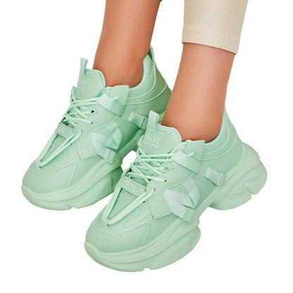 Sneakers green