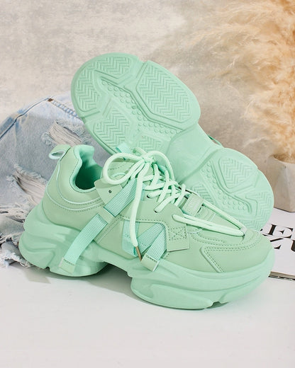 Sneakers green