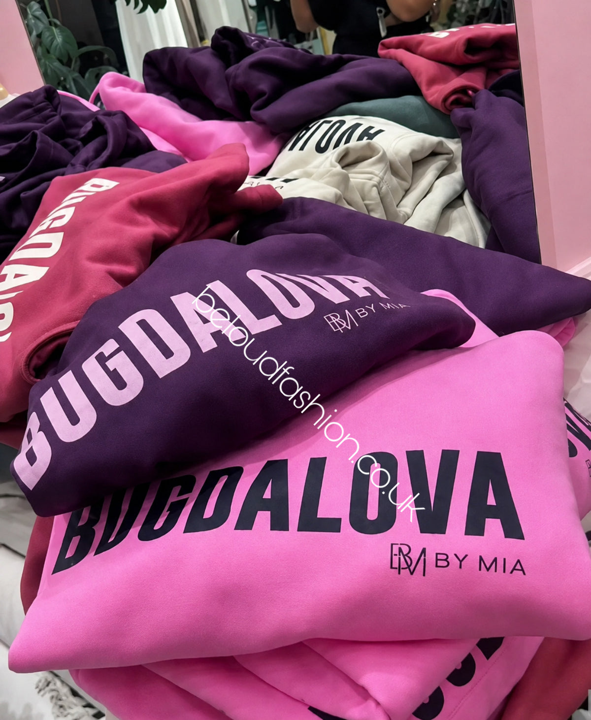 BY MIA BUGDALOVA PINK